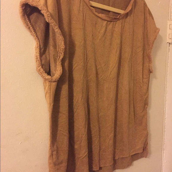 Suede tan t-shirt - Picture 3 of 4